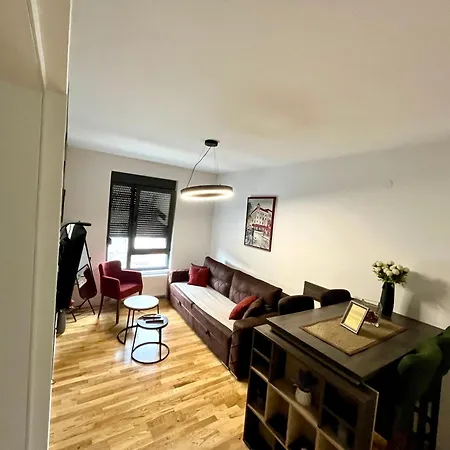 Lux 12 Center, Free Parking * Ni