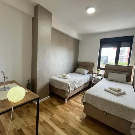 Lux 12 Center, Free Parking Appartement Ni