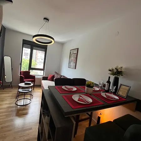 Lux 12 Center, Free Parking *